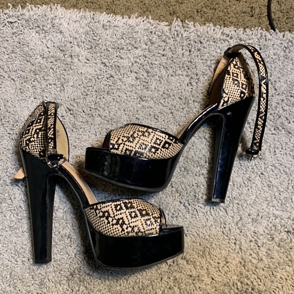 Chinese Laundry heels - Picture 2 of 6